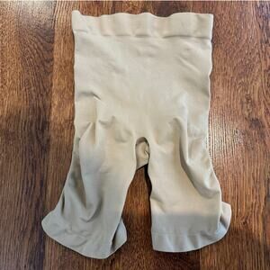 SKIMS Seamless Sculpt High Waisted Shaping Shorts - Size Small